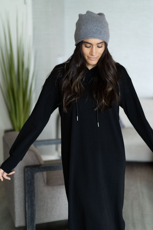 Olive & Tuesday The Midi Hoodie Dress Black